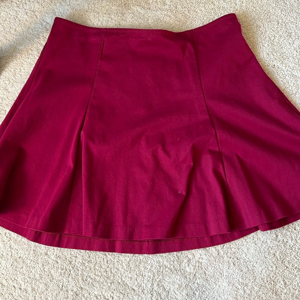 Burgundy Gap skirt in great used condition, size XL
